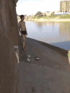 搞笑gif你们这些城里人太会玩了,搞笑gif逗比的世界你永远理解不了