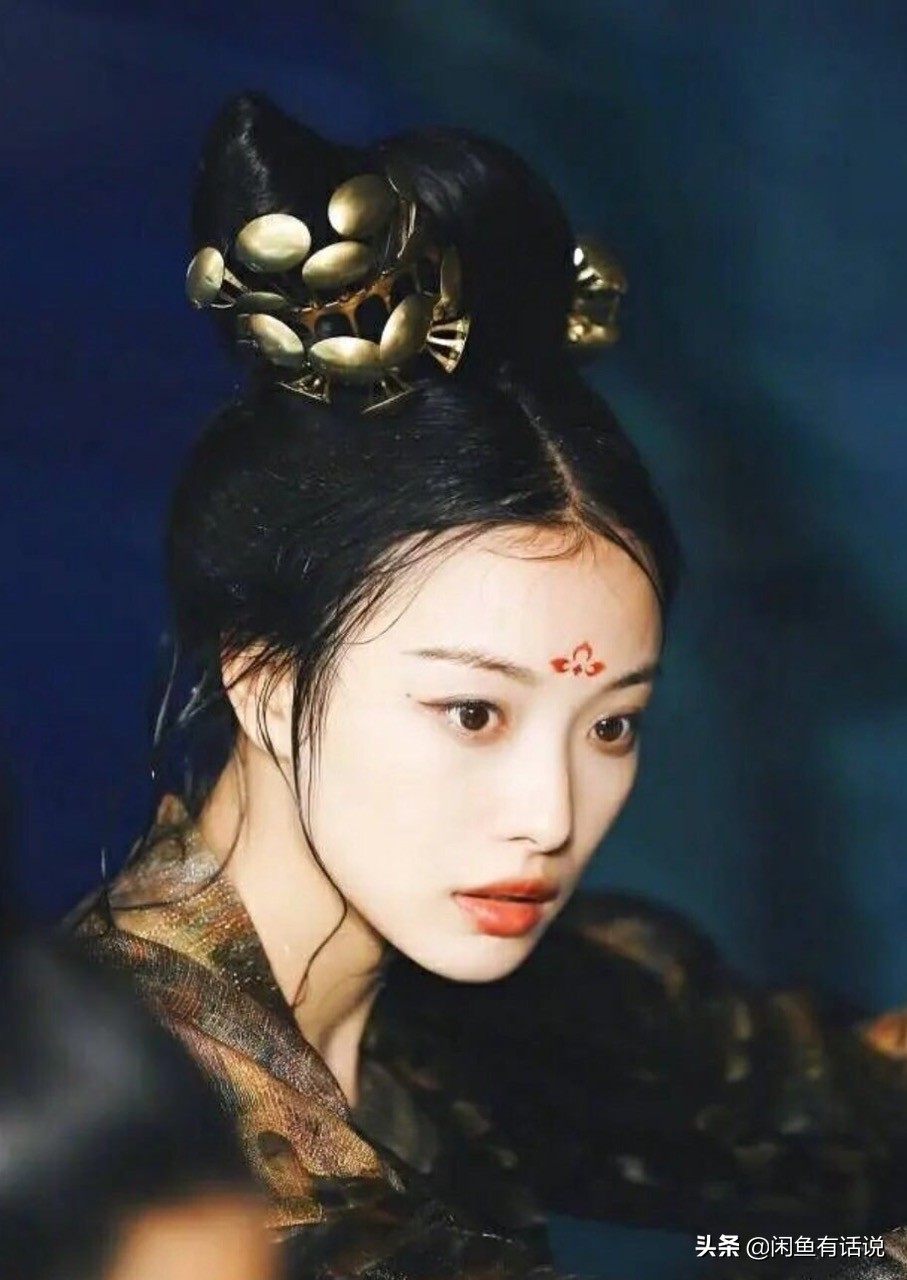 脸上有痣较多的女人,脸上有痣的女人面相