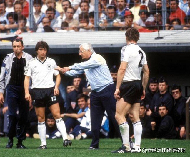 首位蝉联世界足球先生,历届世界足球先生前10名球员