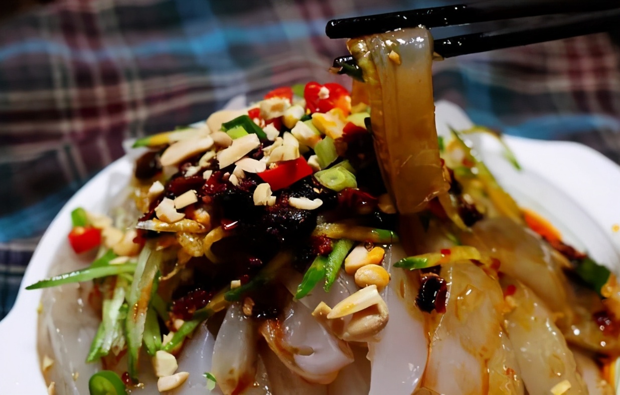 红薯凉粉的做法比例是1:5还是1:6,河南红薯凉粉的家常凉拌吃法做法