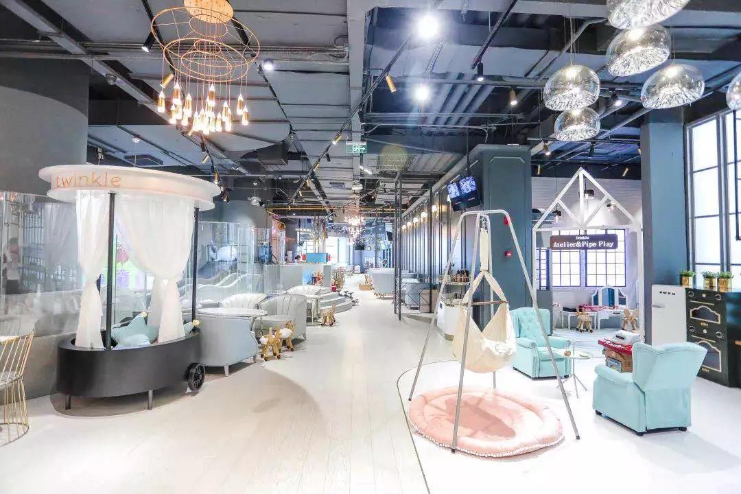 90后辣妈带娃逛街,亲子餐厅里的爱马仕