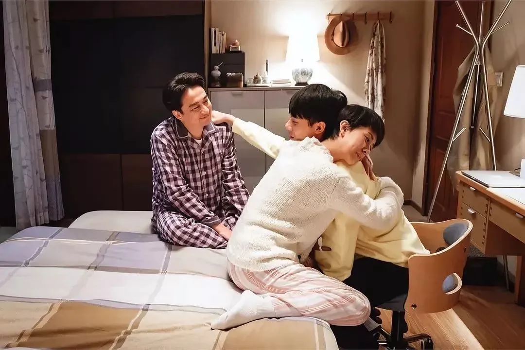 女儿早恋失败妈妈的正确做法,孩子早恋妈妈的正确引导