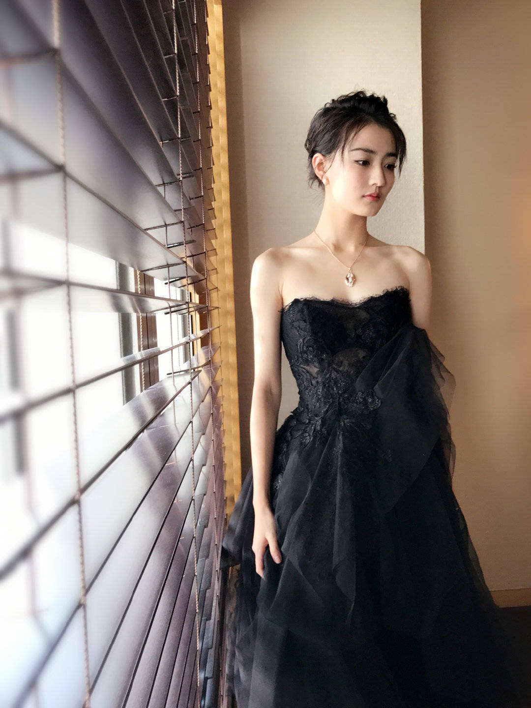 有三个美人尖面相,有这三个特点的女人不显老