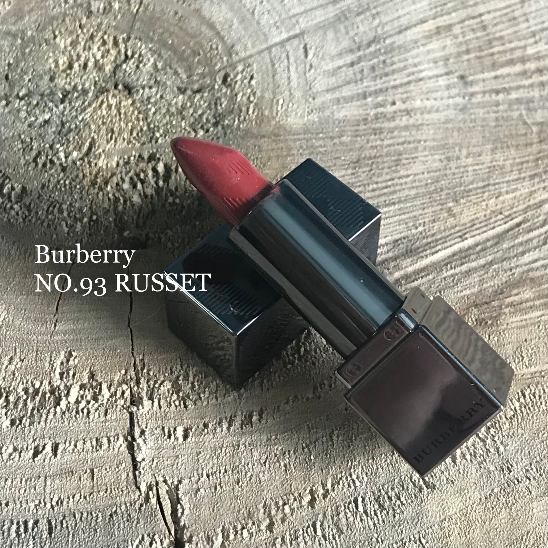 李佳琦都为它打call~买不起巴宝莉的风衣还买不起他家的口红吗