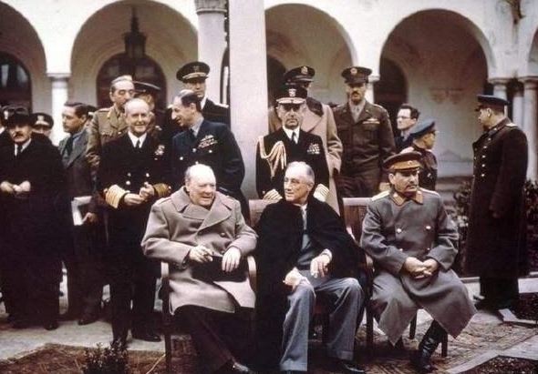 蒋介石用缓兵之计，让美国帮其转运部队，毛主席将计就计揭穿阴谋