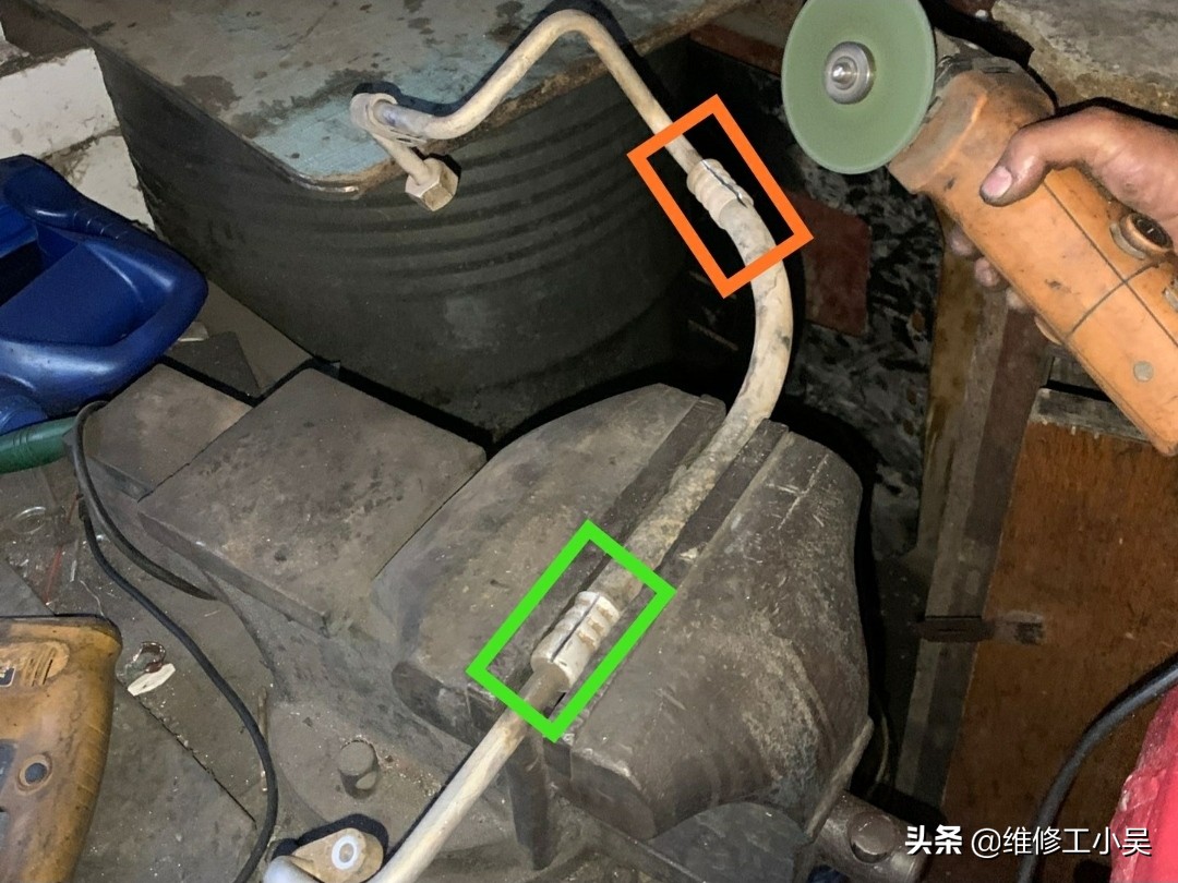 空调修理师傅泄漏氟利昂,汽车空调管道漏氟维修多少钱