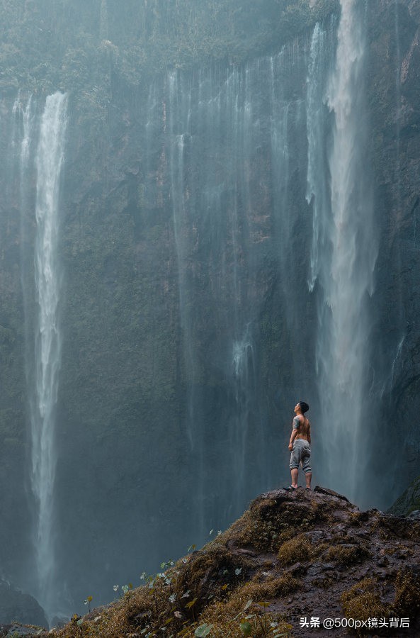 蓝火，是游客追逐和观赏对象；而硫磺矿，更是矿工赖以生存的物品