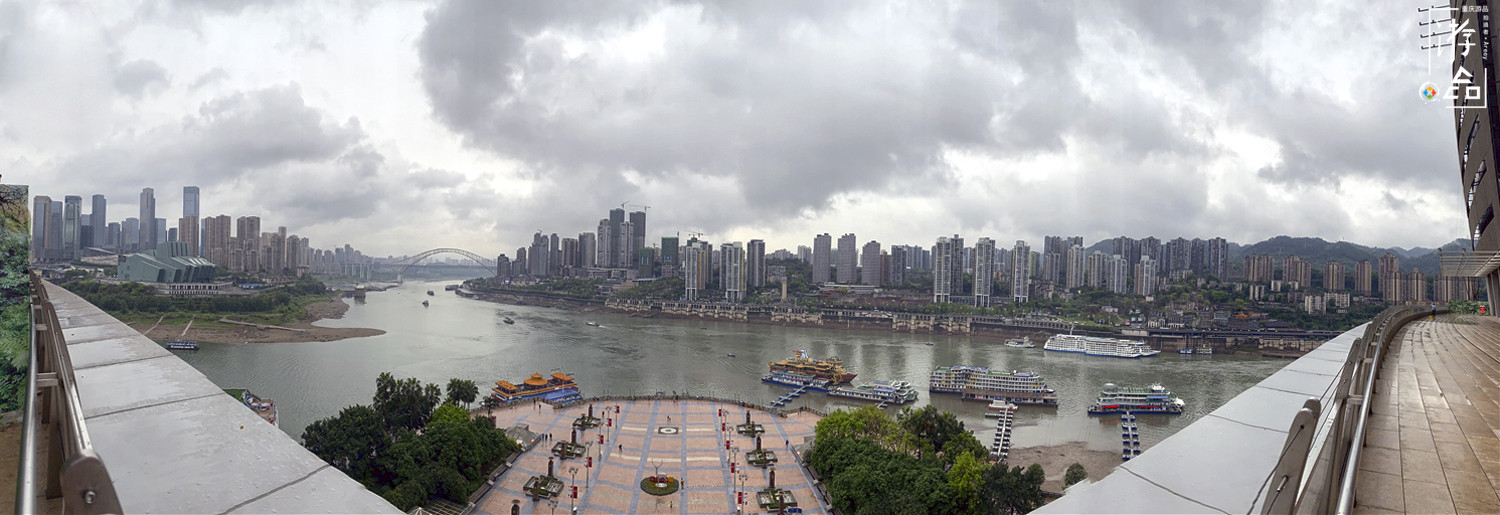 漫游山城：差点被改名的朝天门广场，是重庆人最后的坚守