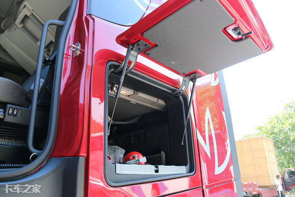 公路之王斯堪尼亚s500,斯堪尼亚s500跑高速视频