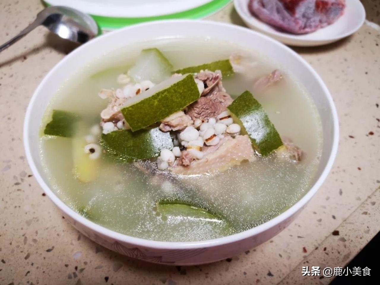 水母鸭汤怎么炖没有膻味,炖鸭汤怎么去腥味