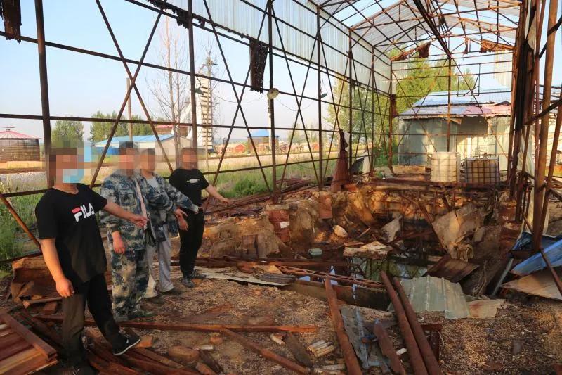 浓浓“黑水”超100吨直排河道，鱼虾死亡恶臭刺鼻令人作呕，长春双阳公安分局破获一起重大环境污染案件
