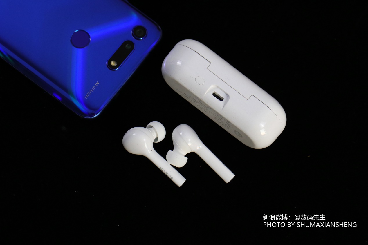 荣耀蓝牙耳机flypods3与青春版,荣耀无线耳机flypods青春版海外