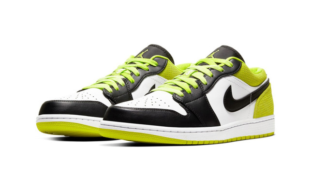 两大神仙鞋款，一个清新可人一个挑战审美，你会喜欢哪个？