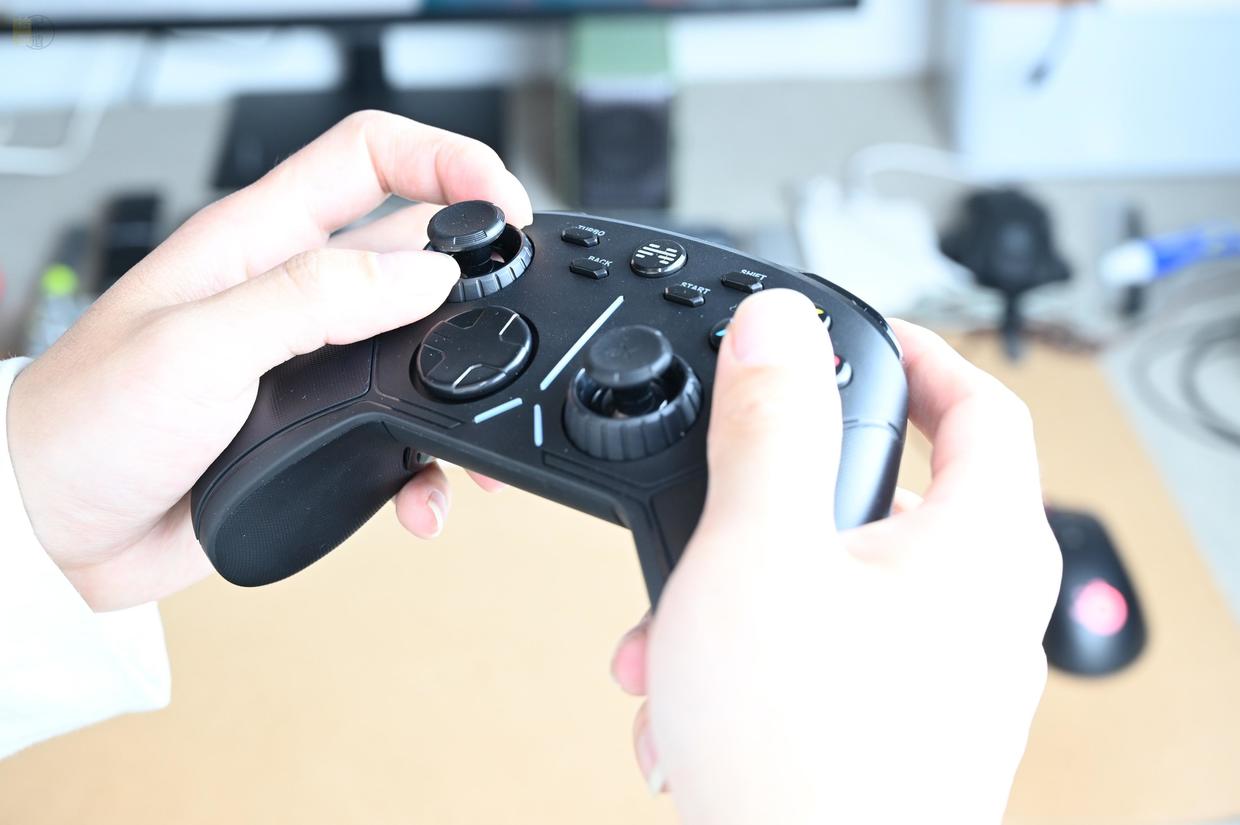 北通阿修罗3有线手柄怎么样,北通阿修罗3用的摇杆