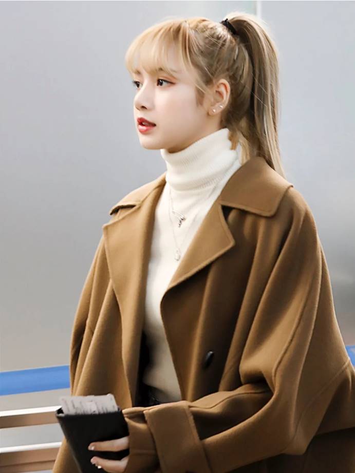 lisa穿搭牛仔裤,人间芭比lisa穿皮衣