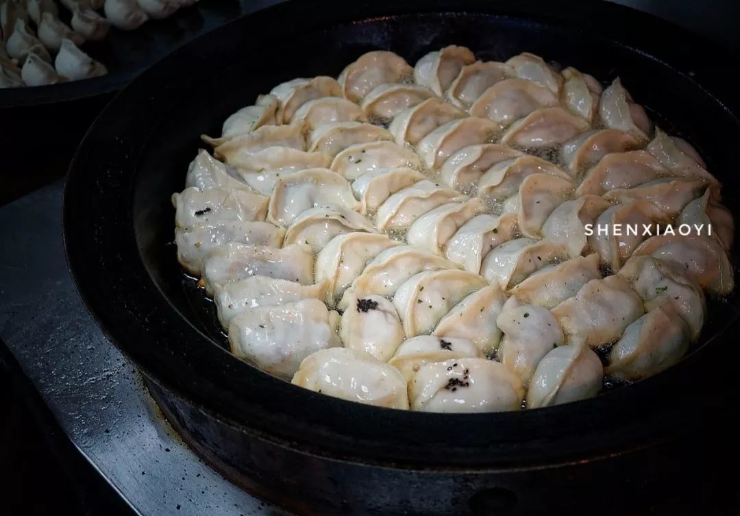 探访5家人气爆棚的小店,我竟然差点被人打了,感觉自己好委屈!