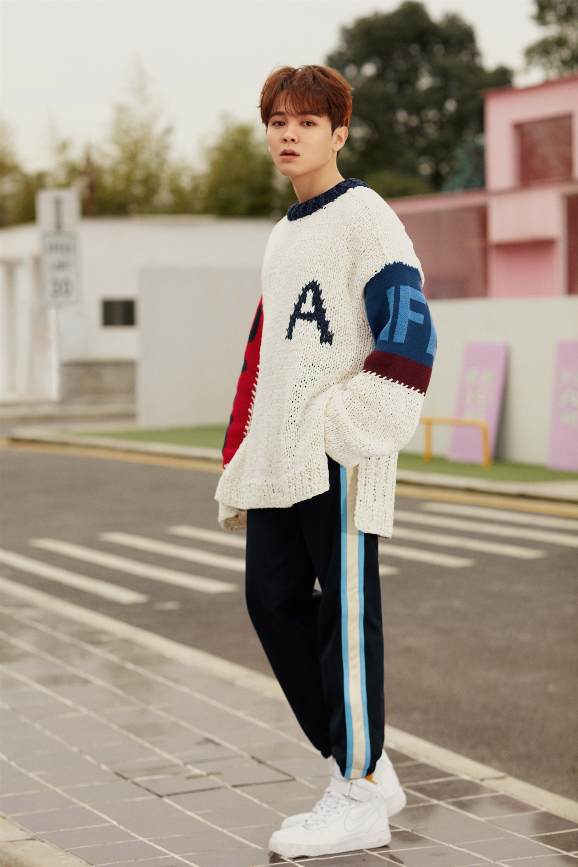 运动鞋怎么搭配才好看,如何把运动鞋搭配出时尚感