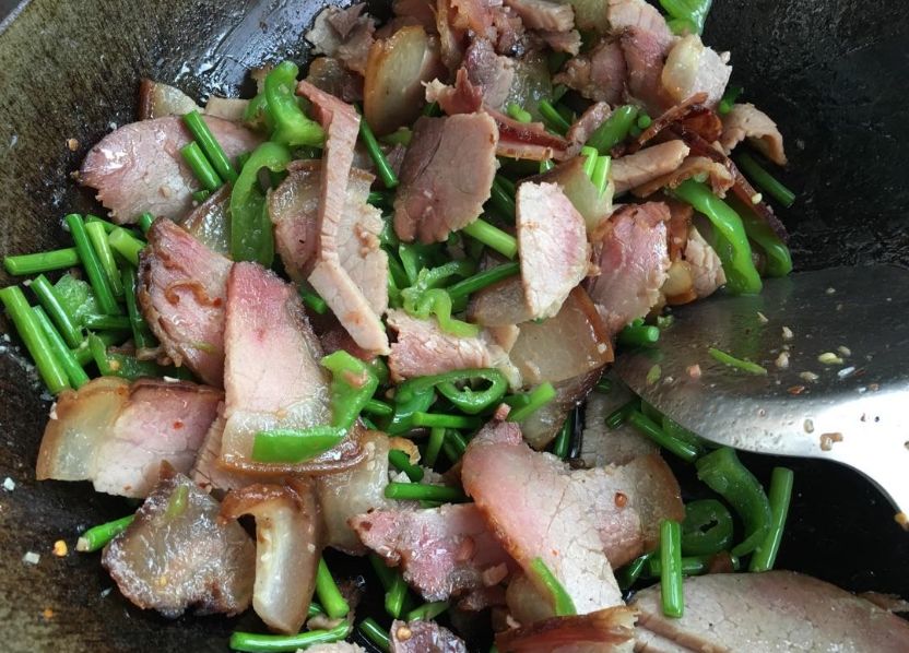 各地的腊肉做法,东莞晒腊肉10斤肉配方多少盐