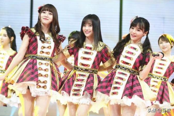 鞠婧祎被网友说初中学历,鞠婧祎以几百分考上的大学