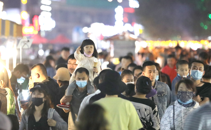 明达欢乐夜市小吃区团购,明达夜市推荐