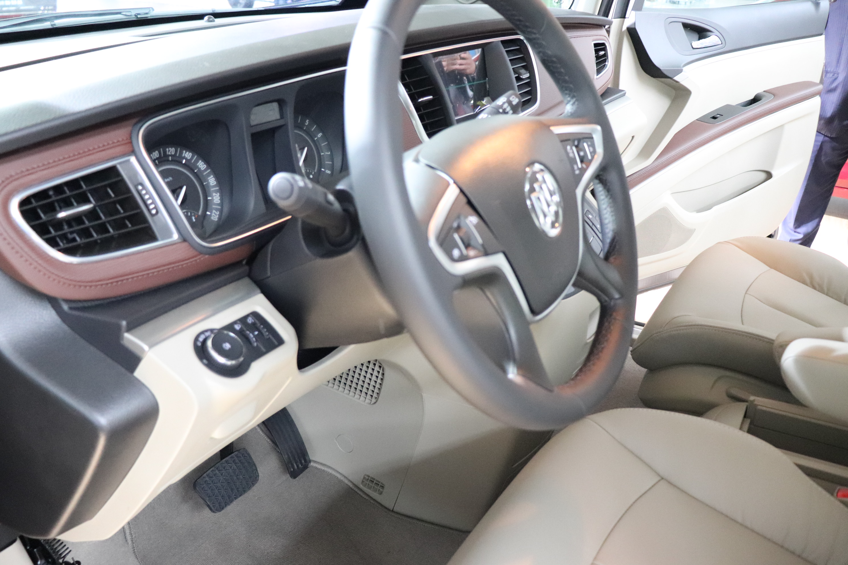 二手别克gl8今年能降价吗,为什么二手别克gl8很便宜