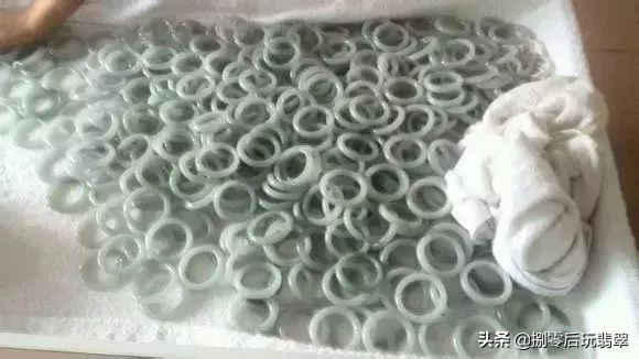 上过蜡的翡翠不能要？​有人拿开水去蜡？不分清这一点伤财又害物