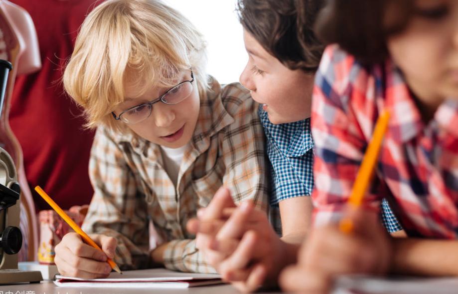 6岁孩子话少沟通能力差怎么办,小孩话多该怎么培养