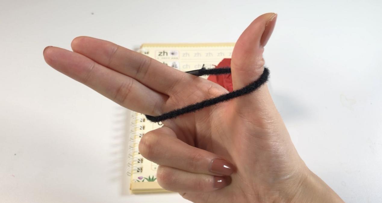 小孩子握笔姿势不正确怎么训练,怎么改正孩子错误的握笔姿势