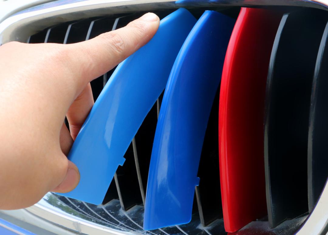 车上贴蓝莲花是什么意思,蓝紫红三色带是什么