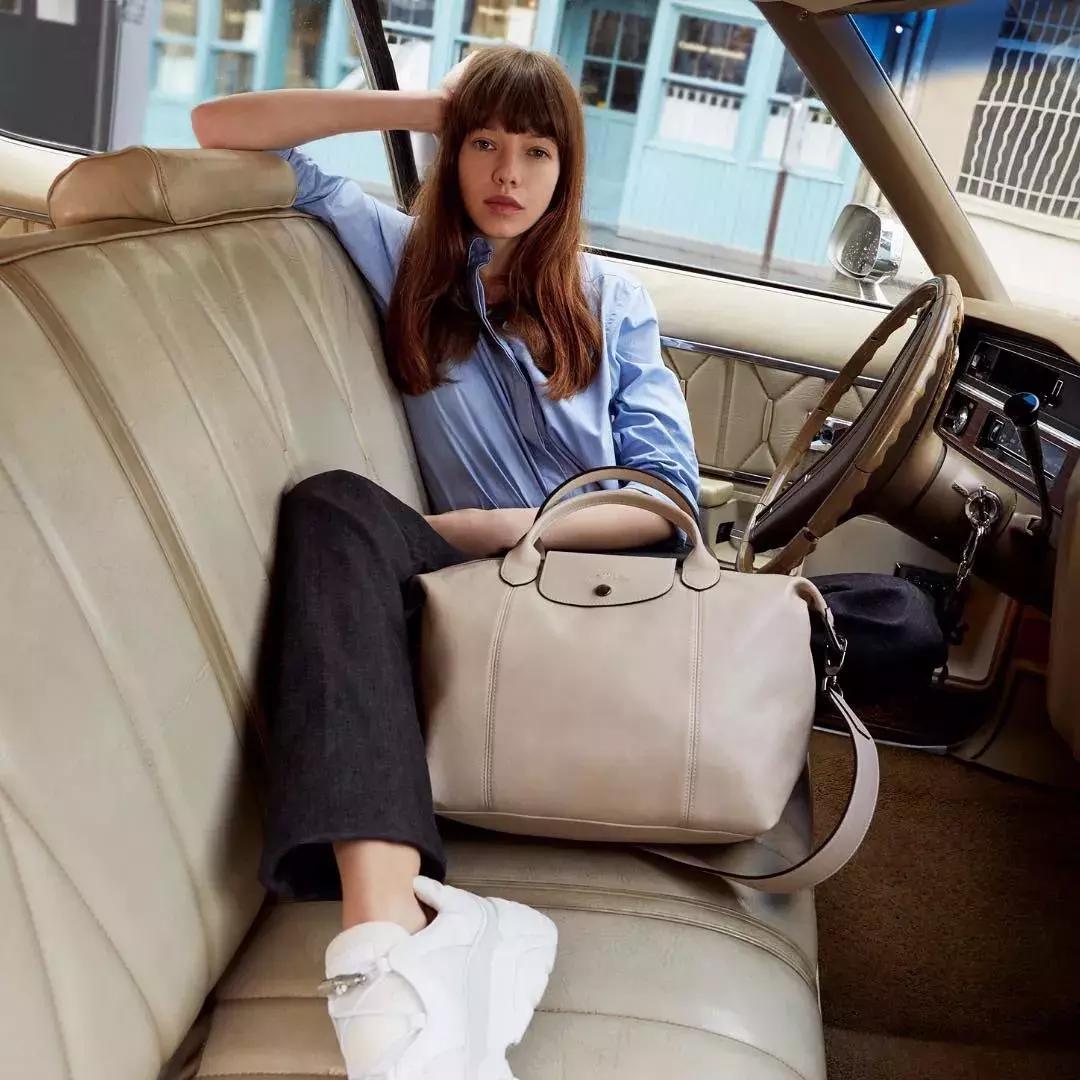 推荐一款轻便的双肩包,轻便百搭双肩包