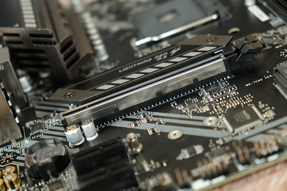 b560m主板支持pcie4.0固态,3500x配b550支持pcie4.0吗