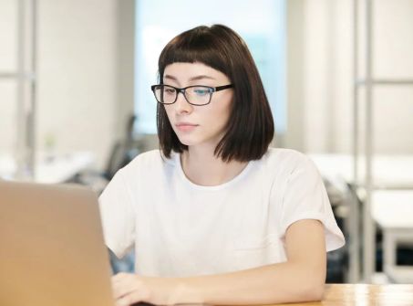 女生在金融行业做什么,女孩子在投行工作好不好