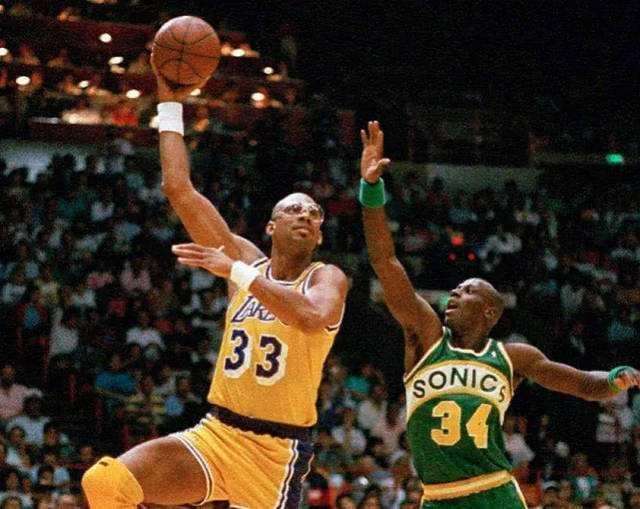 奥尼尔排nba历史前十巨星,奥尼尔评选最强运动员