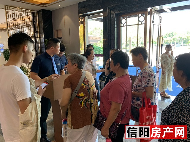 火爆！信阳多个售楼部挤满了人，抢房现场大曝光