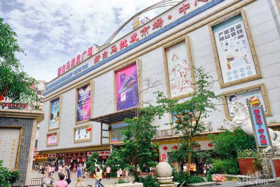 这里是东方世界,东门离这里有多远