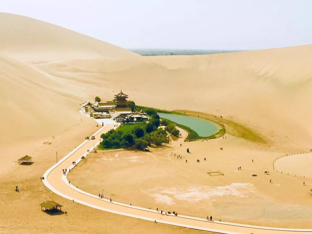 甘肃敦煌什么地方有沙金,敦煌莫高窟在甘肃的什么地方