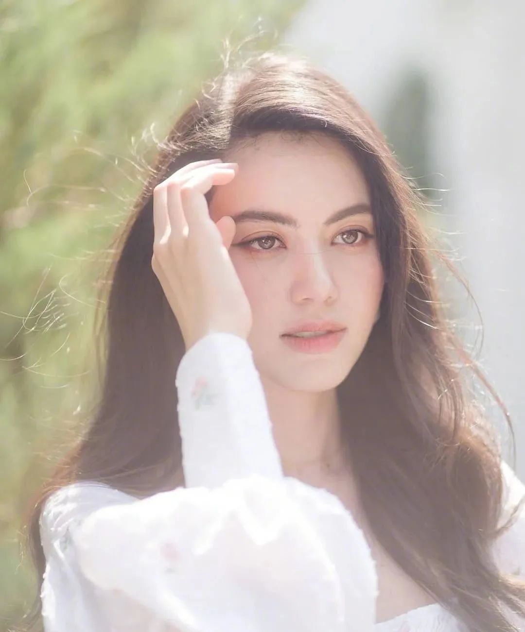 被称作泰国最美小花的90后，画上这个妆连Lisa都要被比下去