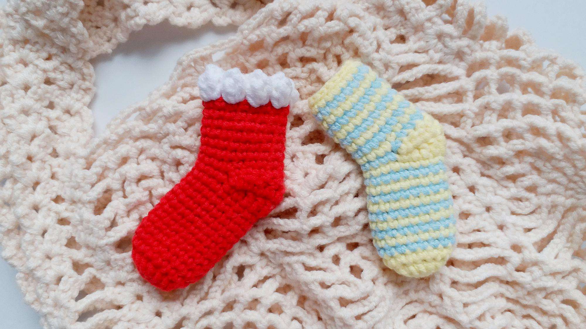 小孩光脚不穿袜子训练,孩子不爱穿袜子如何教育