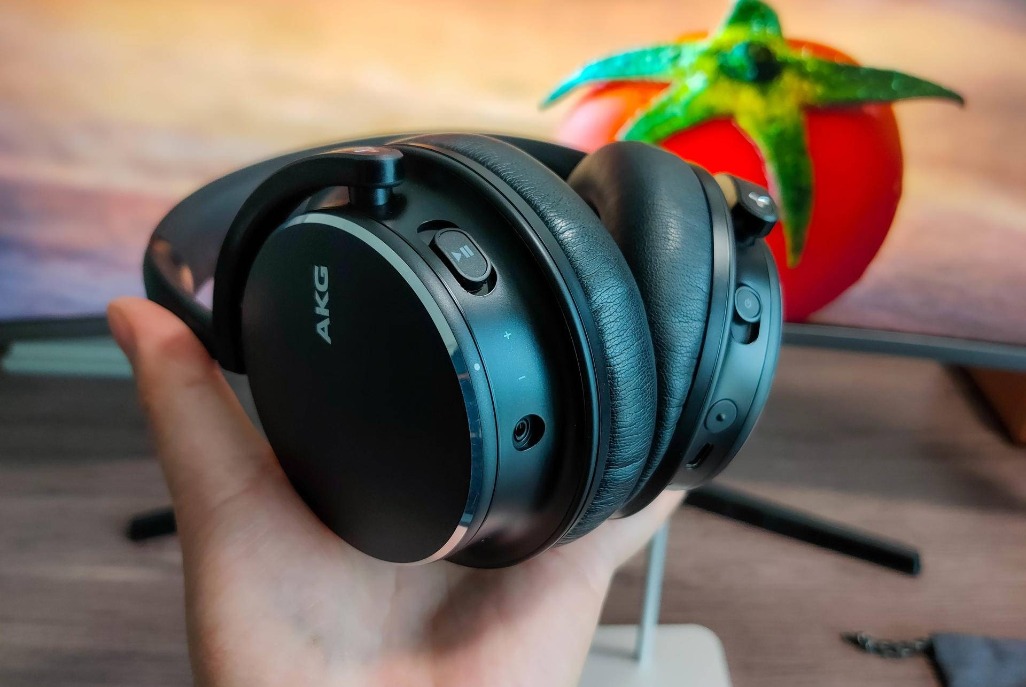 1499售价！拥有快充主动降噪环境感知以及续航25h，AKG新品值吗？
