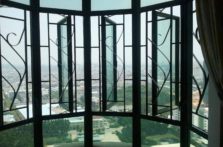 断桥铝窗户装纱窗好还是不装好,生活阳台防蚊纱窗装好还是不装好