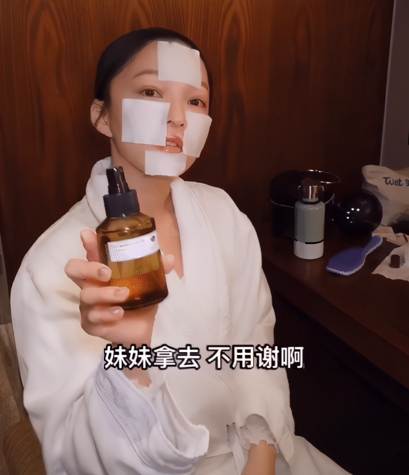 屈臣氏有种“贵妇级”的水,全是维生素,5次不到黑头闭口全没了