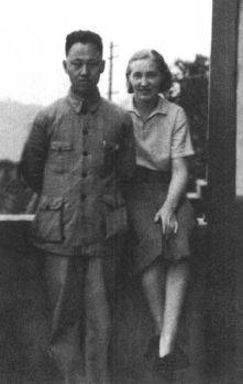 39年，一位德国女郎在行军中长满虱子，自豪道：我现在属于中国人