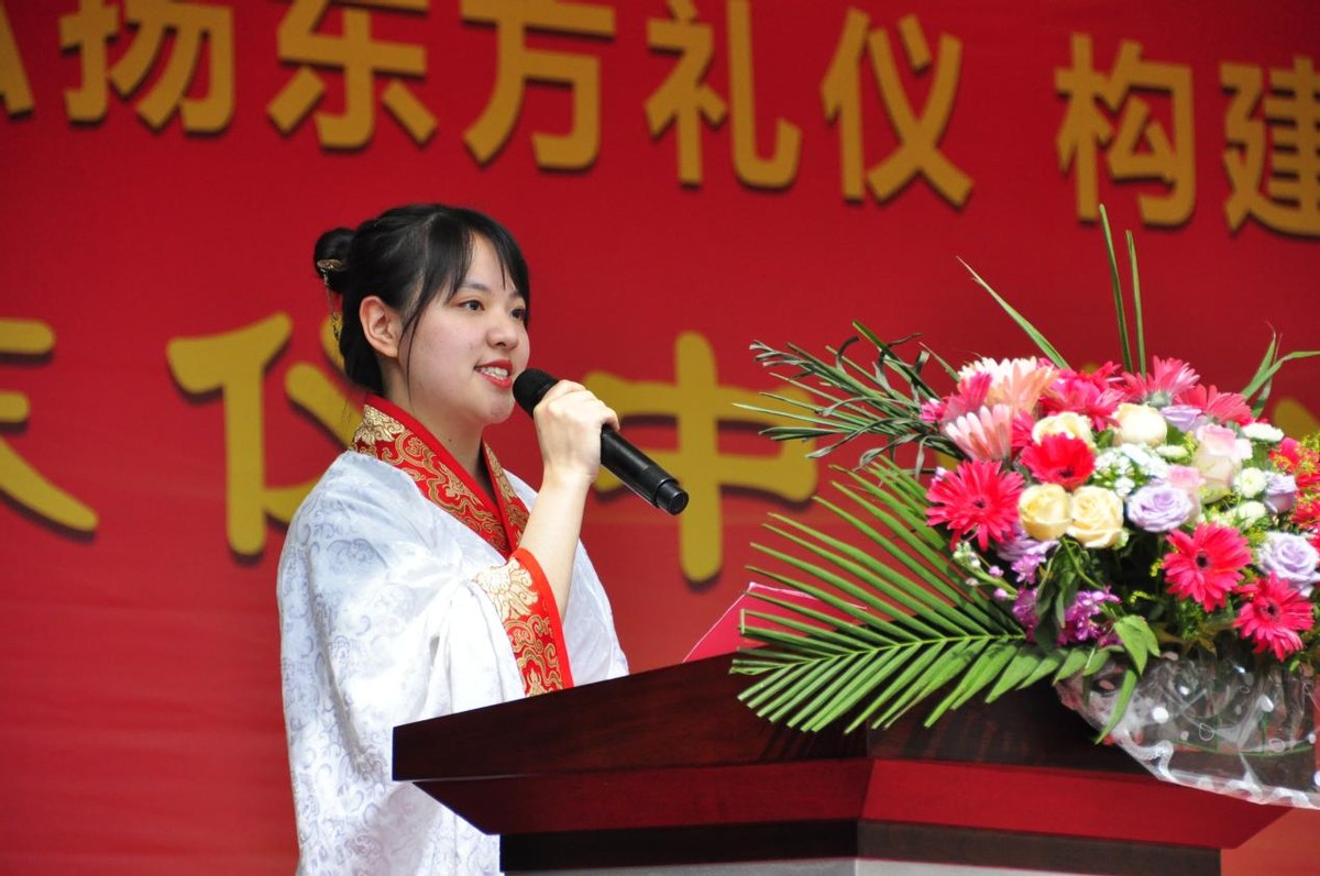 鲜衣怒马少年时不负韶华且行知——西安东仪中学汉式成人礼圆满举行