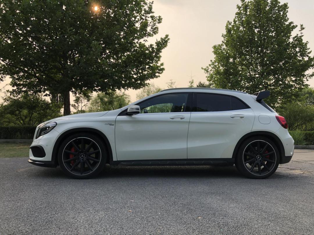 让老鼠找回青春的奔驰AMG，为何却是车商眼里的噩梦级？