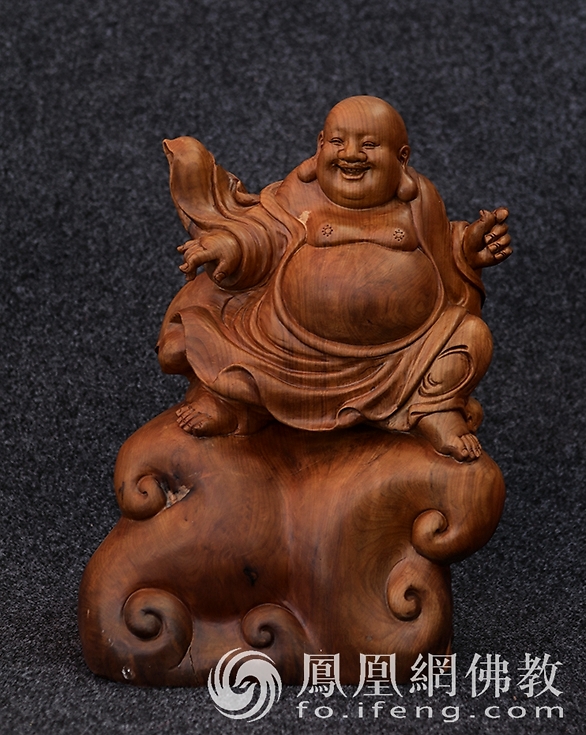 桐柏山木雕博物馆弥勒佛雕像,桐柏木雕博物馆龙的雕像