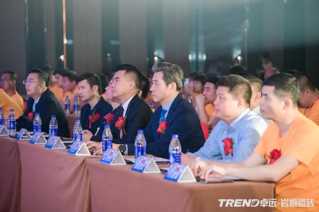 卓远岩板瓷砖价格,卓远瓷砖专卖店全国各地展厅