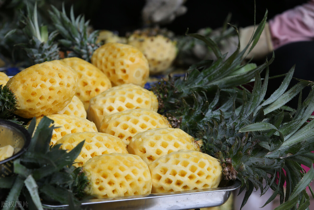 买菠萝怎么避免黑心,菠萝如何挑选甜的