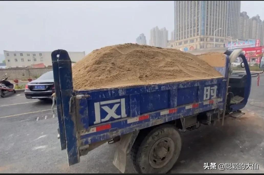 一袋沙子搬六楼大约多少钱,搬一袋沙子上6楼多少钱