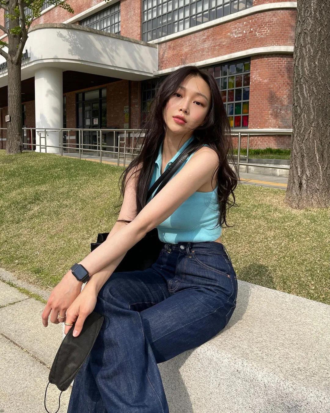 气质针织秋冬穿搭一整套,明星同款针织衫日常穿搭