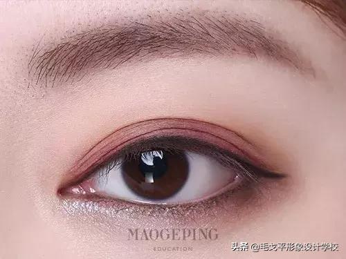 怎么画眼妆才不显脏,怎么防止眼妆花